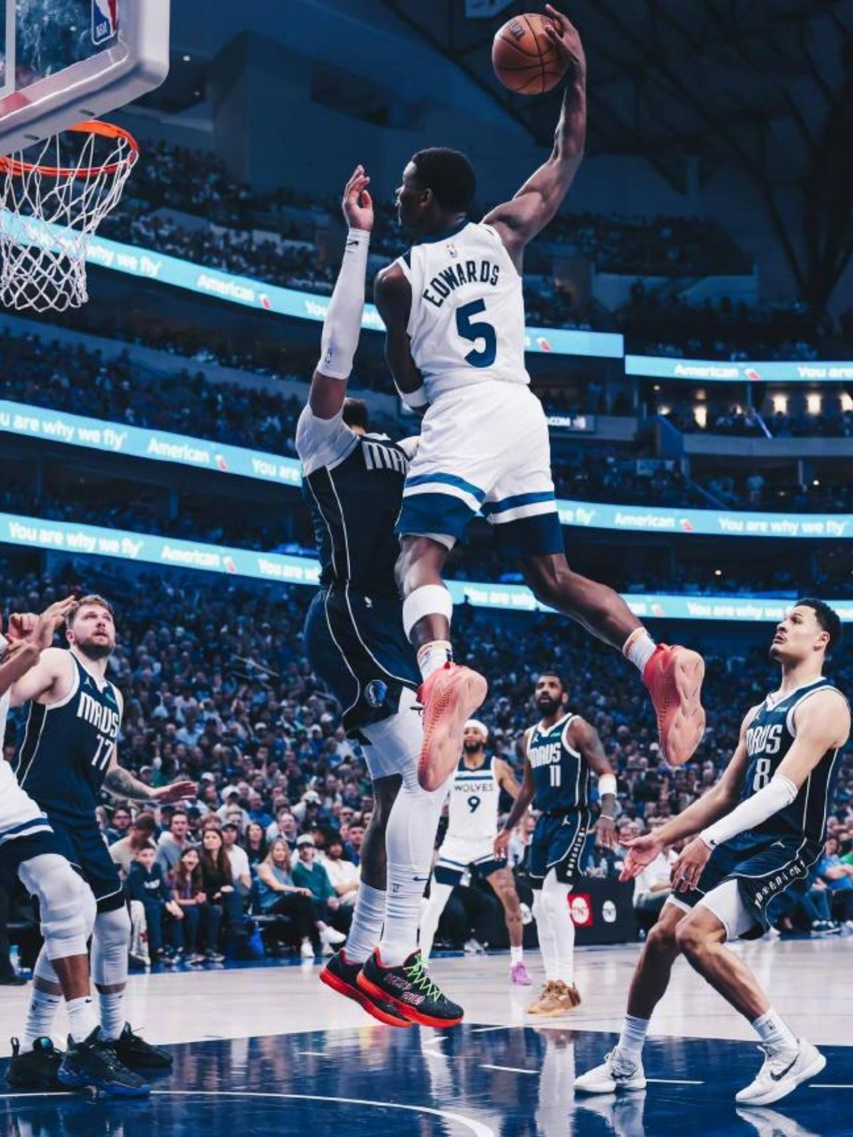 雄鹿轻取猛龙，恩比德高光表现