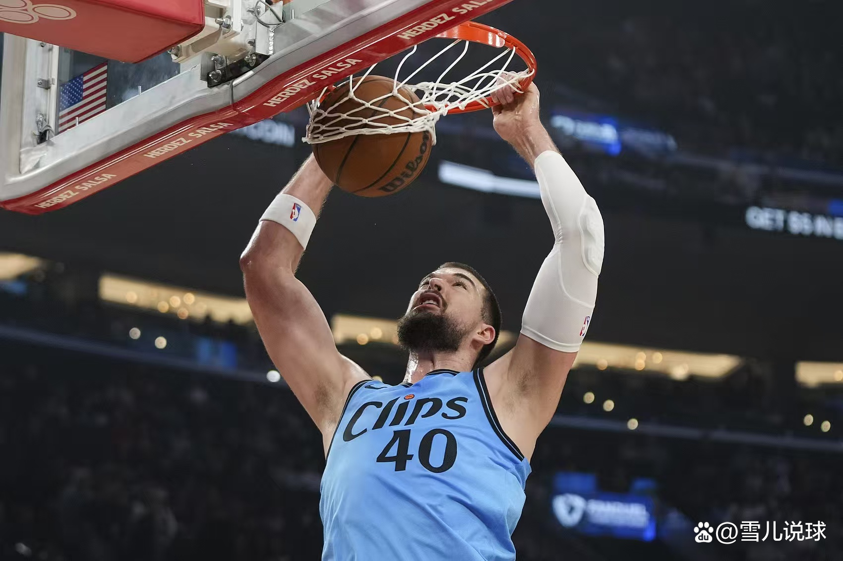 四川队完胜雄鹿，字母哥点燃赛场