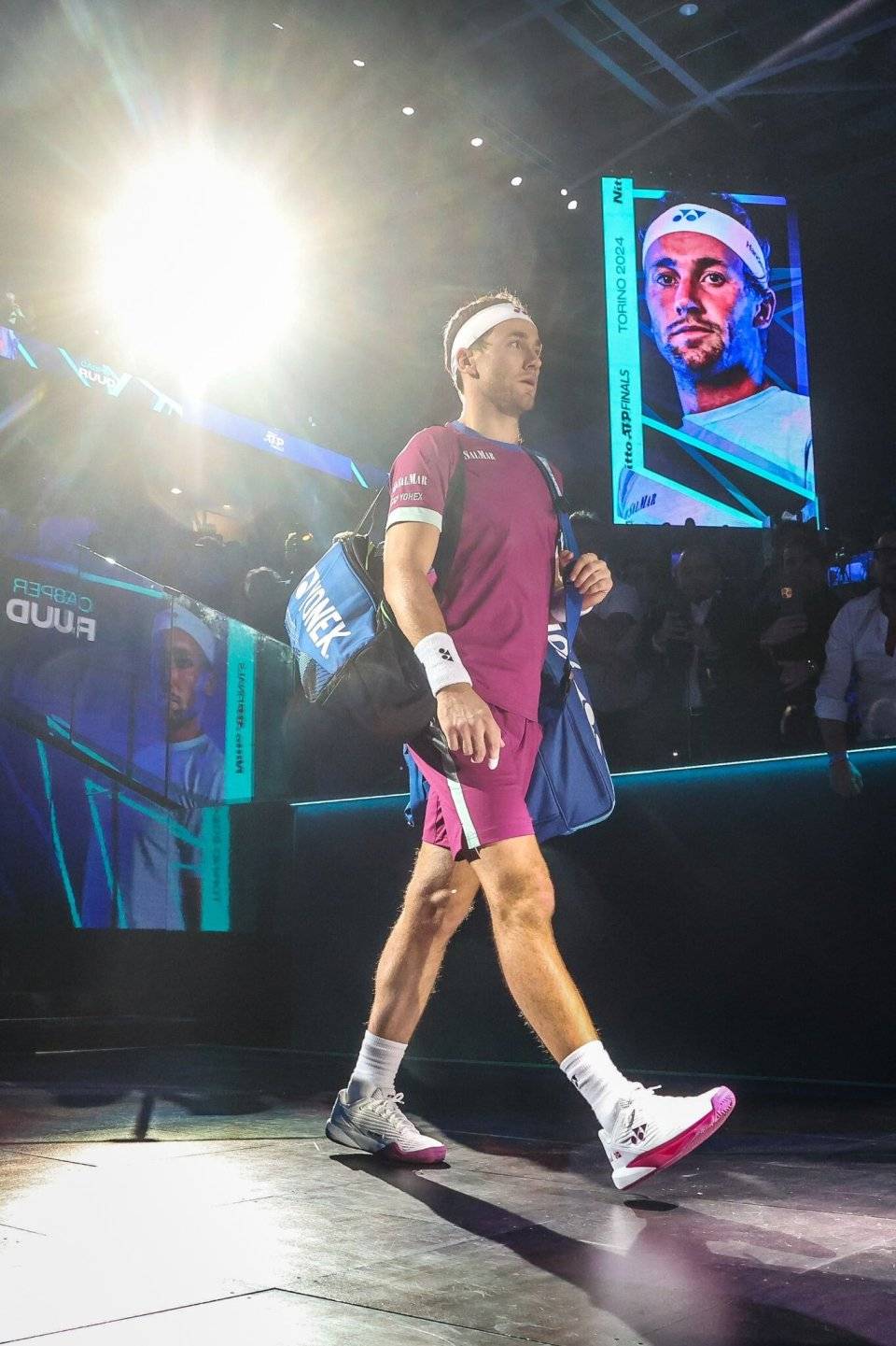 ATP总决赛逆转法网，鲁德带队取胜