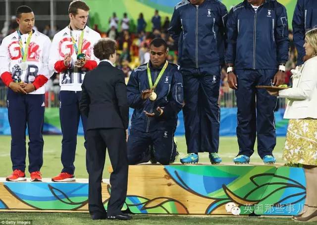 英国乒乓球队横扫瑞典乒乓球队，水谷隼绝境逆转