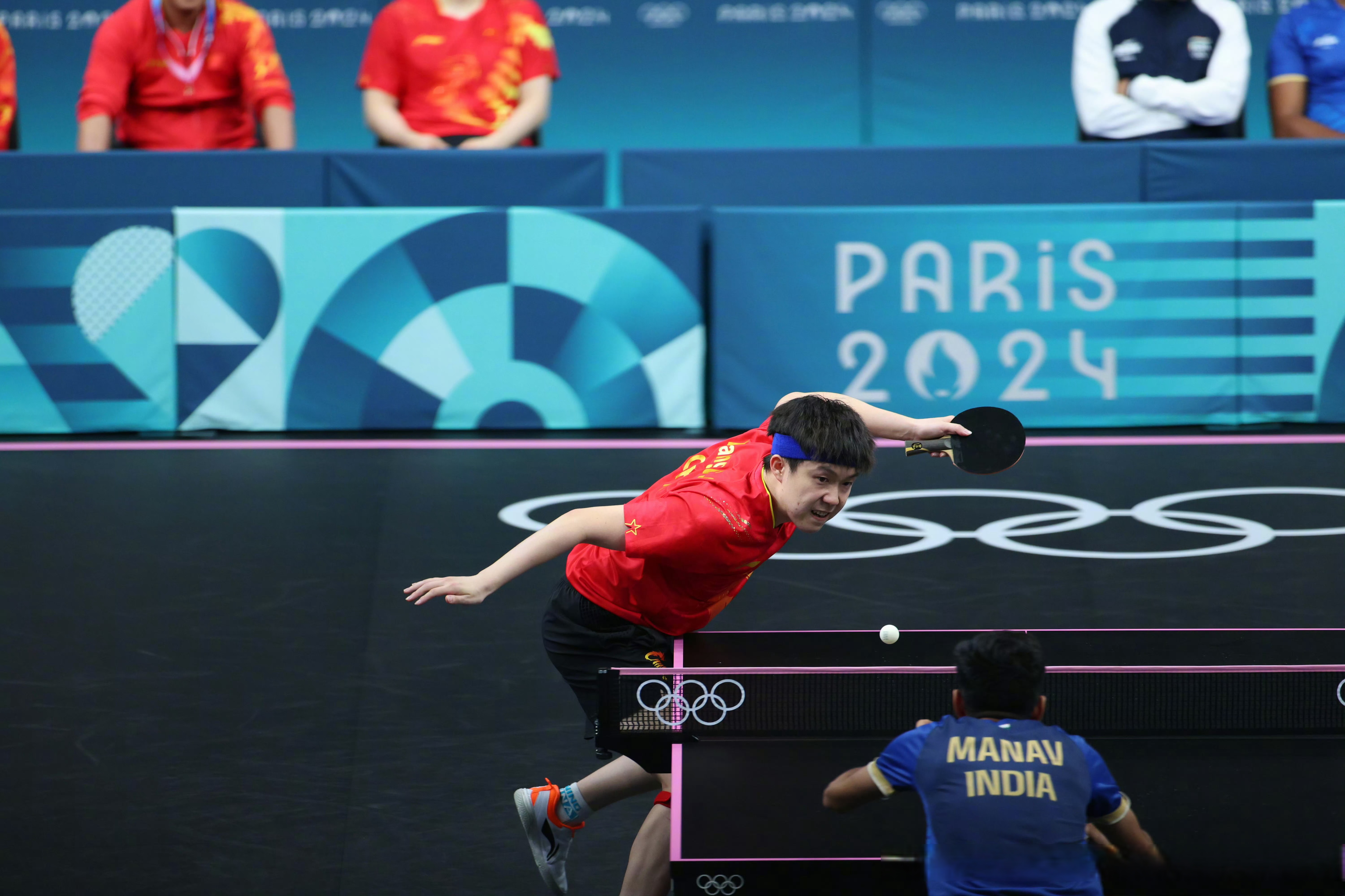 瑞典乒乓球队鏖战中国乒乓球队，马龙制霸全场