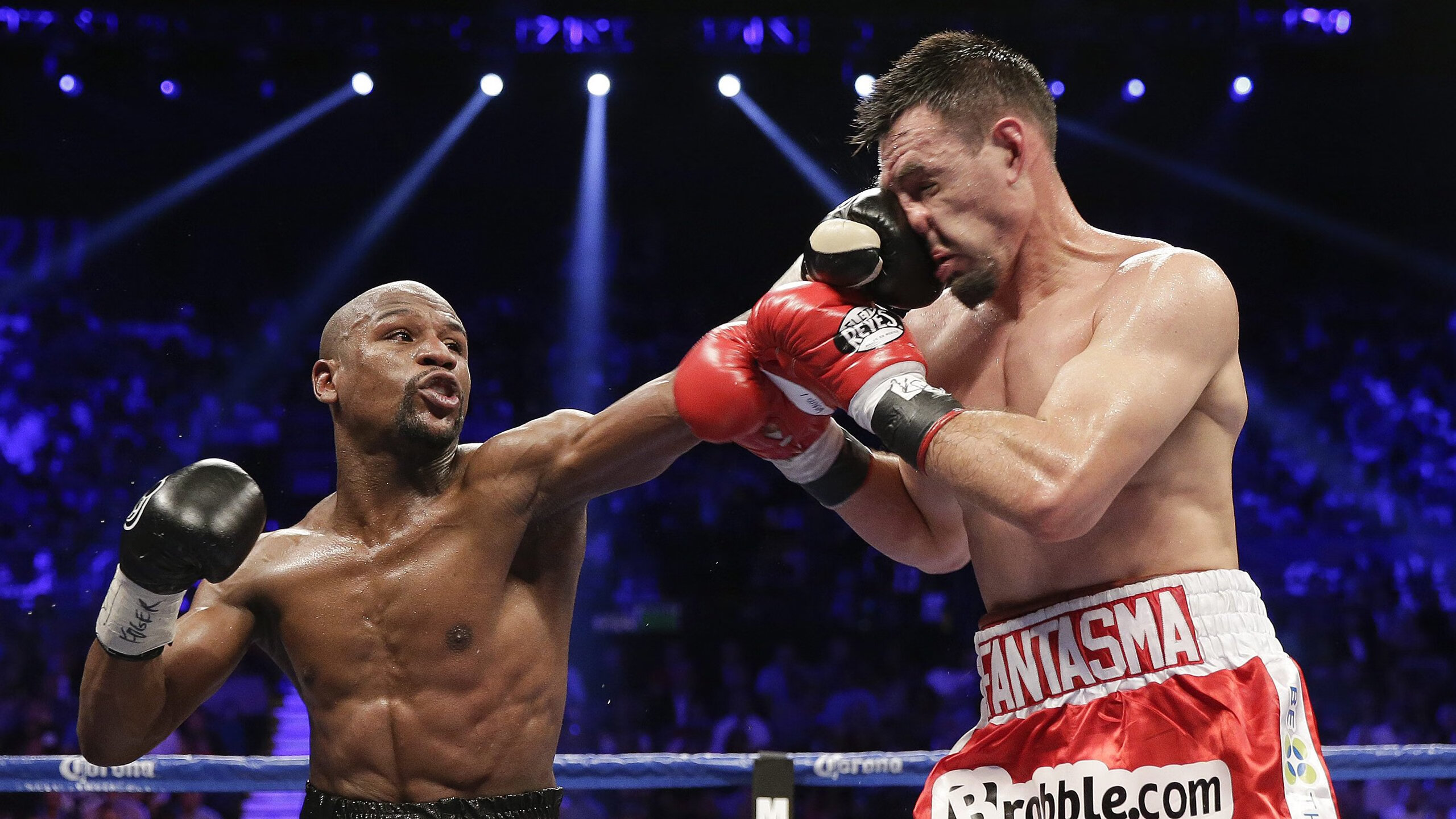 引擎轰鸣与篮球绝杀，当F1新赛季之夜遇见恩比德乾坤一掷