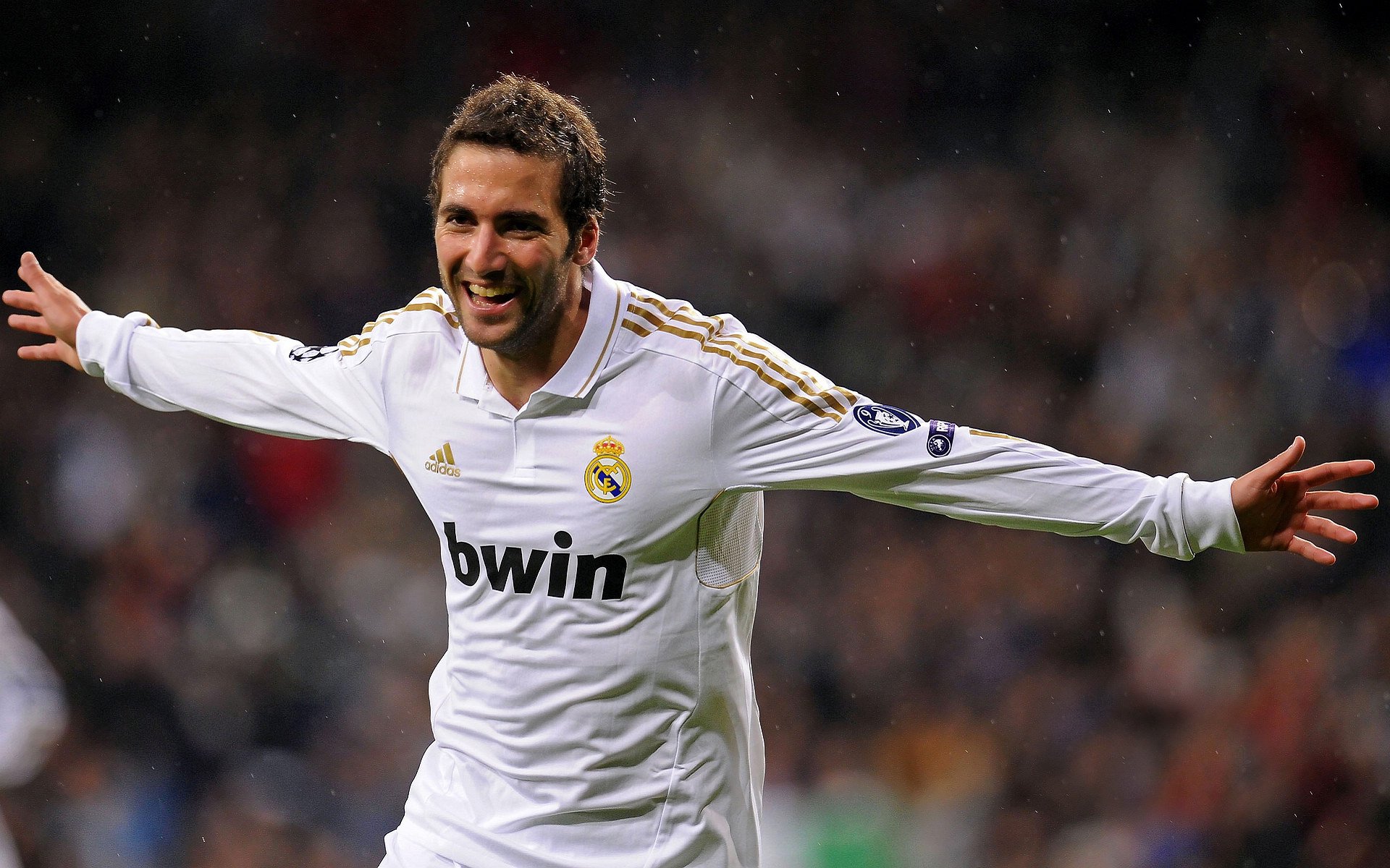 那不勒斯横扫曼联，萨拉赫成为关键先生，一场战术与意志的胜利